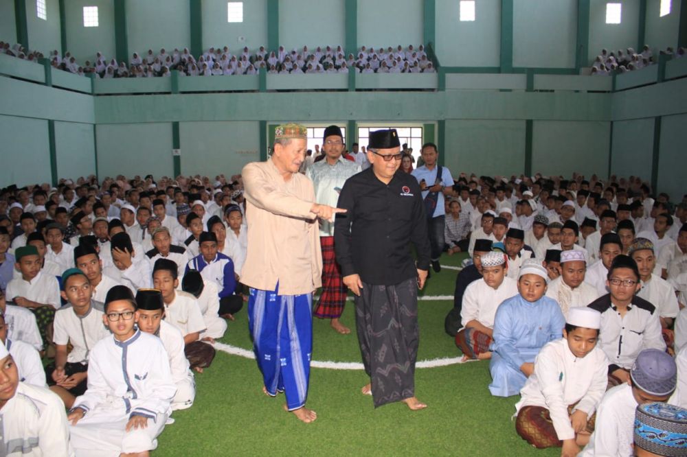 Sekjen PDIP, Hasto berkunjung ke Ponpes Bumi Sholawat