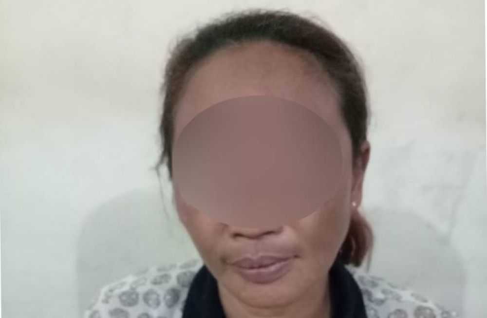 Pelaku diamankan polisi saat menunggu pembeli sabu di rumahnya