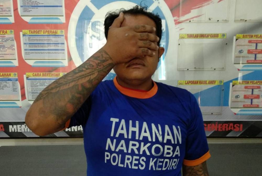 Jual Sabu dan Pil Atarax, Seorang Pria Bertato Dibekuk