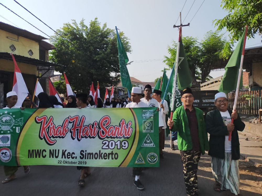 Kirab Resolusi Jihad pada Hari Santri Nasional (HSN) 2019 di Simokerto Surabaya