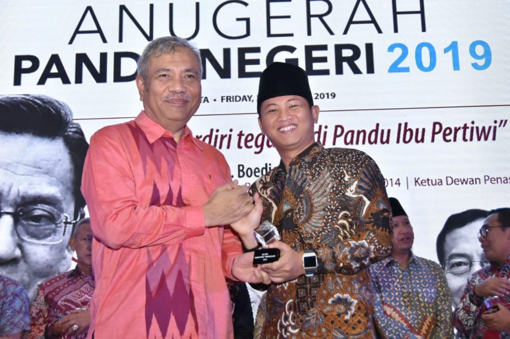 Bupati Trenggalek, Mochamad Nur Arifin terima penghargaan APN di Jakarta