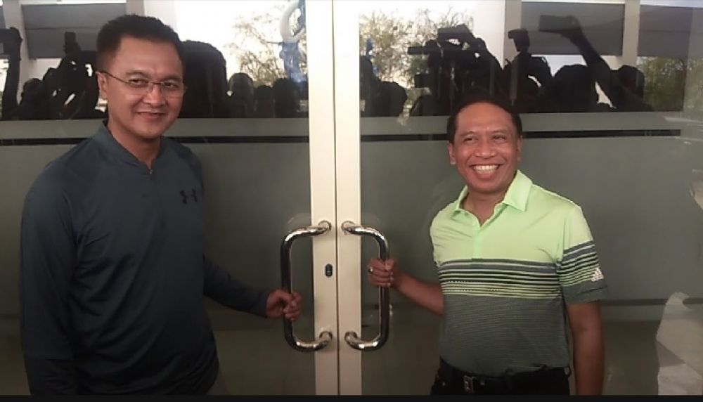 Menpora bersama Kadispora Provinsi Jawa Timur di Stadion GBT Surabaya