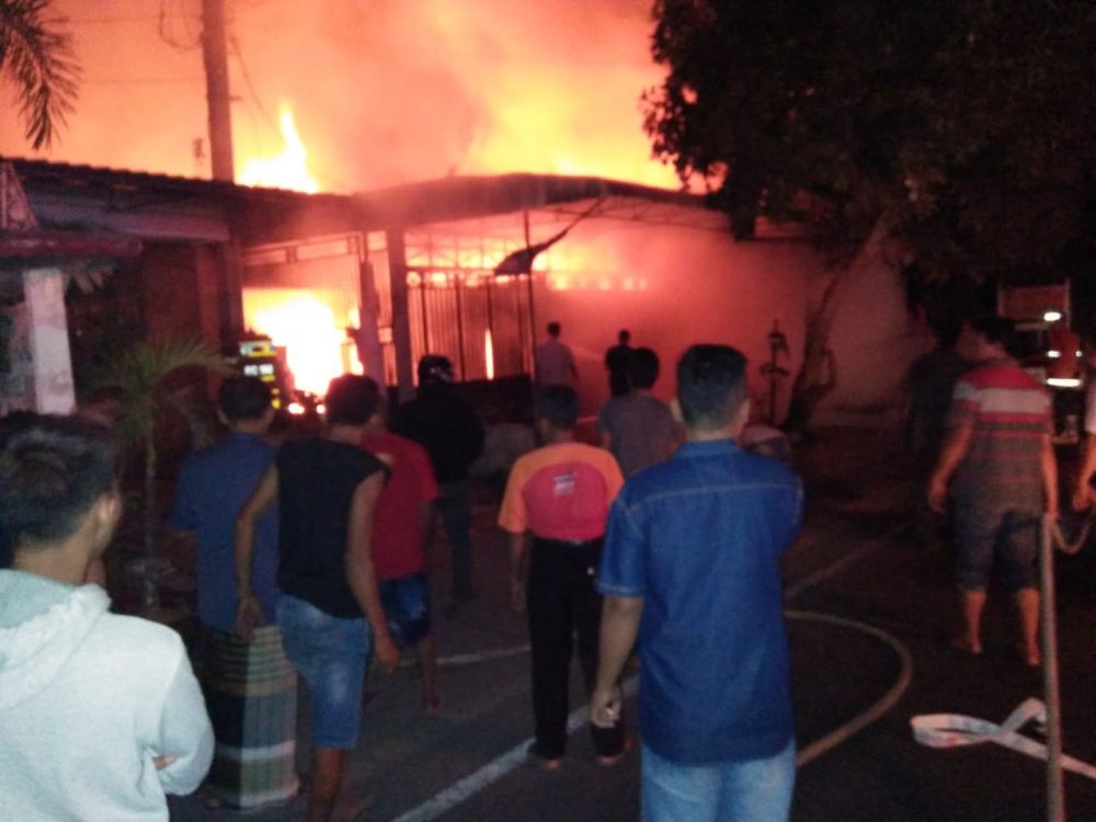 Bengkel Motor dan Uang Rp 50 Juta di Tulungagung Ludes Terbakar