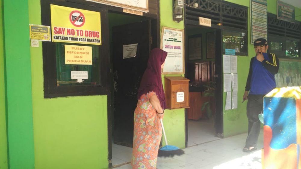 Ruangan guru SDN Gentong yang akan dijadikan ruang kelas bagi siswa 