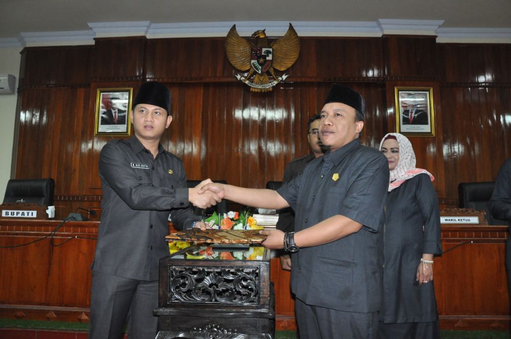 Hibah tanah dari Pemkab untuk Polres Trenggalek di gedung DPRD