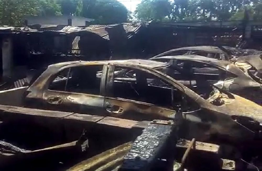 Siapa Pemilik 10 Mobil Terbakar di Pasar Beras Bendul Merisi?