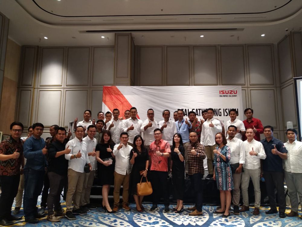 Road show gathering Isuzu