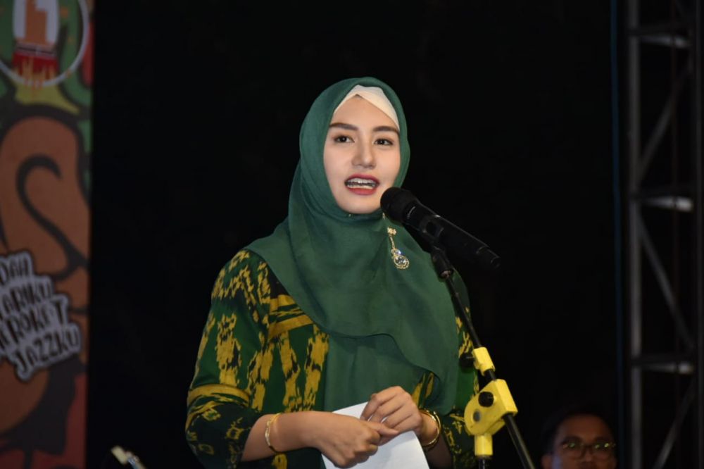 Novita Hardini Mochamad, Ketua Dekranasda Kabupaten Trenggalek membuka Festival Turonggo Yakjazz