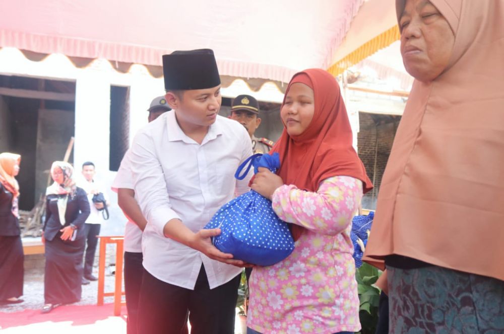 Bupati Nur Arifin menyapa penyandang disabilitas di Trenggalek