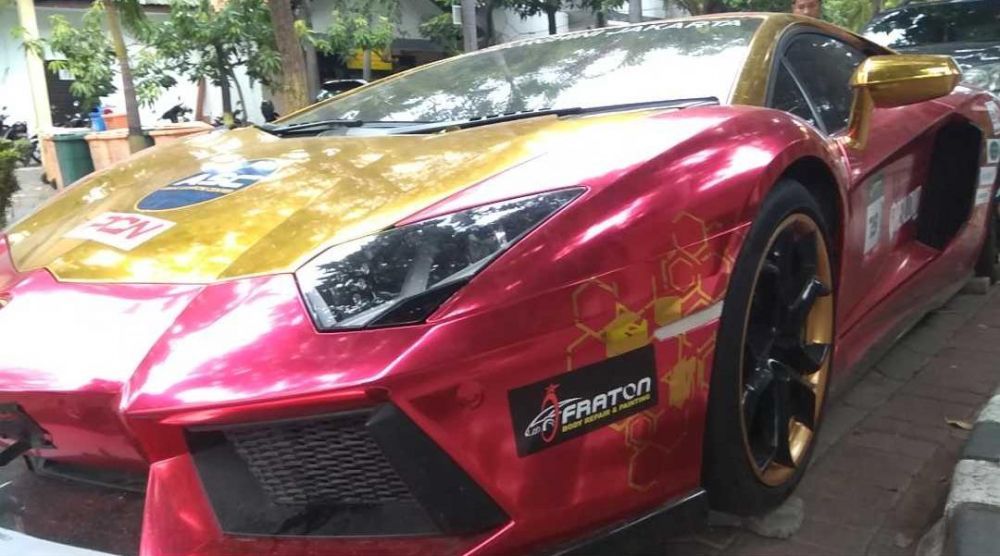 Mobil Lamborghini yang terbakar di Surabaya, salah satu supercar yang disita Polda Jatim