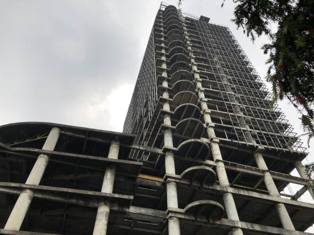 Bangunan mangkrak di Surabaya/ ilustrasi (Foto: Fajar Mujianto)