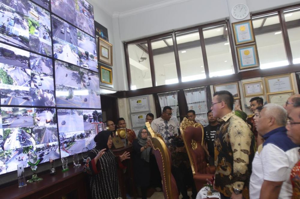 Anggota DPRD DKI Jakarta bertemu Wali Kota Risma di Surabaya