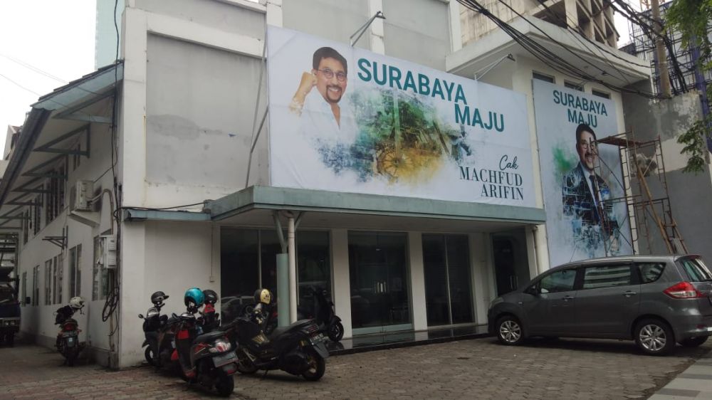 Posko pemenangan Machfud Arifin di Jalan Basuki Rahmat Surabaya

