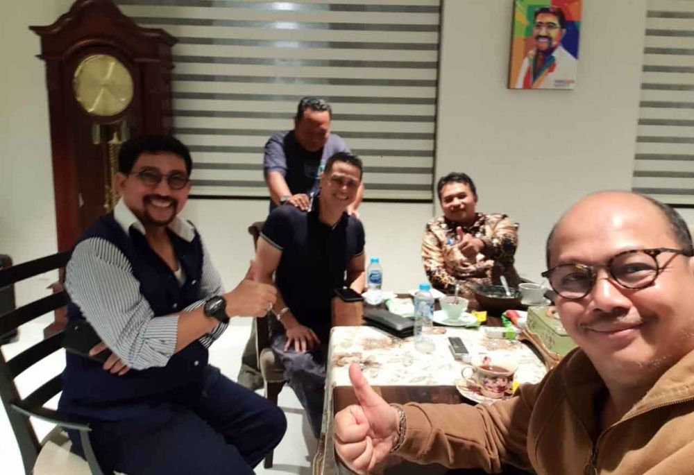 Wahyu Muryadi (kanan) bersama Irjen Pol (Purn) Machfud Arifin