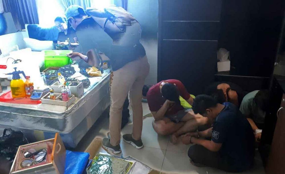 Polisi gerebek home industry ganja sintetis di apartemen di Surabaya