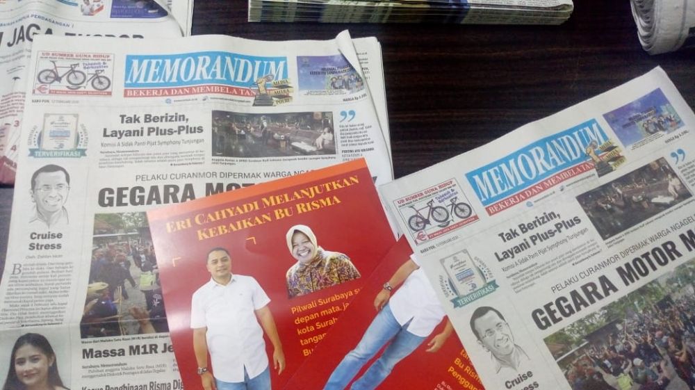 Foto leaflet Eri Cahyadi di dalam Koran Memorandum yang beredar di Grup WhatsApp Biacara Surabaya