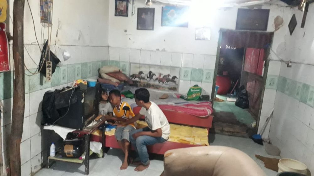 Menengok Rumah Guru Honorer SDN di Surabaya yang Sakit, Mengenaskan!