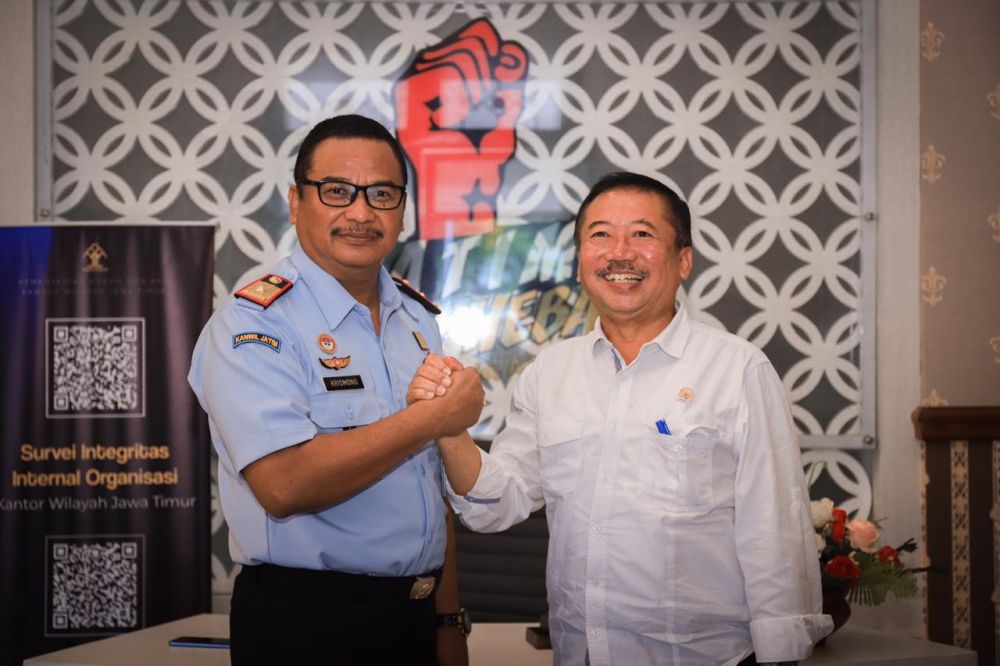 Anggota Komisi III DPR RI, Bambang DH dan Kakanwil Kemenkumham Jatim, Krismono