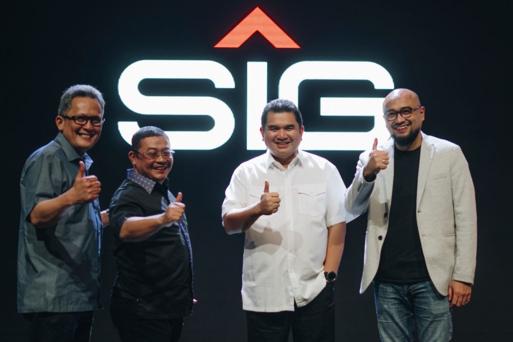 Direktur Utama SIG, Hendi Prio Santoso; Direktur Marketing & Supply Chain SIG, Adi Munandir; Direktur Strategi Bisnis dan Pengembangan Usaha SIG, Fajar Judisiawan; Direktur Keuangan SIG, Doddy Sulasmono Diniawan