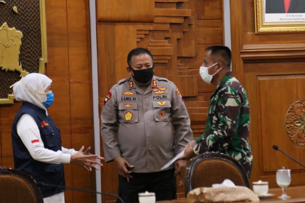 Gubernur Khofifah bersama Kapolda Jatim dan Pangdam V Brawijaya