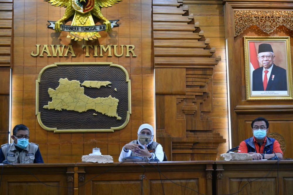 Gubernur Khofifah dalam pemaparan persebaran Virus Corona di Jatim