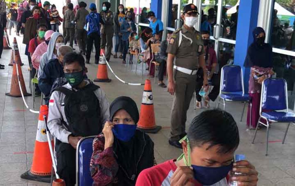 Lumbung Pangan Jatim Dibuka, Warga Diingatkan Jaga Physical Distancing