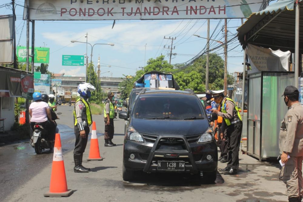 Operasi Ketupat Semeru 2020 di perbatasan Surabaya-Sidoarjo titik Rungkut Menanggal-Pondok Tjandra