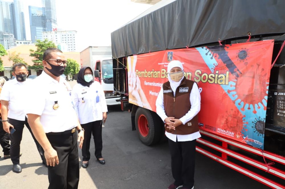 Bantuan Kemenkumham kepada Gubernur Jatim Khofifah di Grahadi