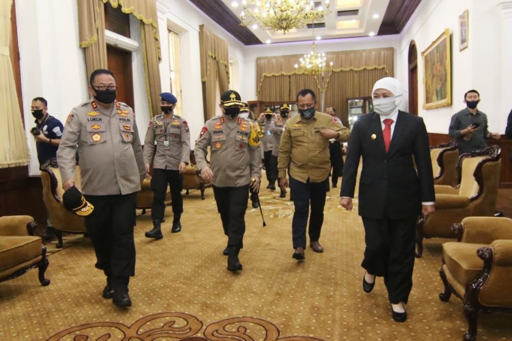 Gubernur Khofifah sambut Kapolda Jatim. Irjen Pol M Fadil Imran di Grahadi