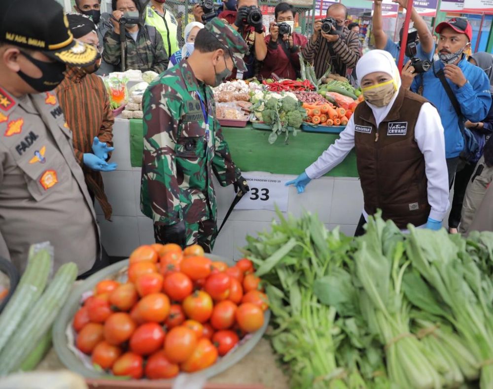 Penerapan ganjil genap penjual di pasar tradisional di Malang