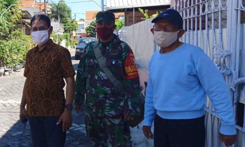 Tiga pilar di Gubeng Kertajaya