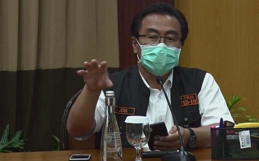 Ketua Gugus Kuratif Penanganan Covid-19 Jatim, dr. Joni Wahyuhadi
