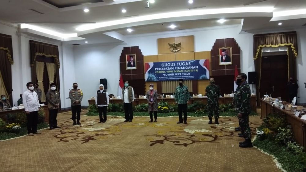 Penandatanganan komitmen bersama di Grahadi