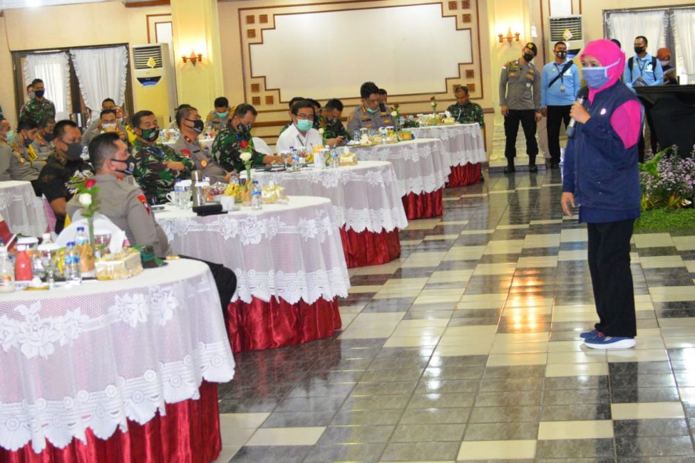 Gubernur Khofifah di Gedung Balai Prajurit Makodam V/Brawijaya