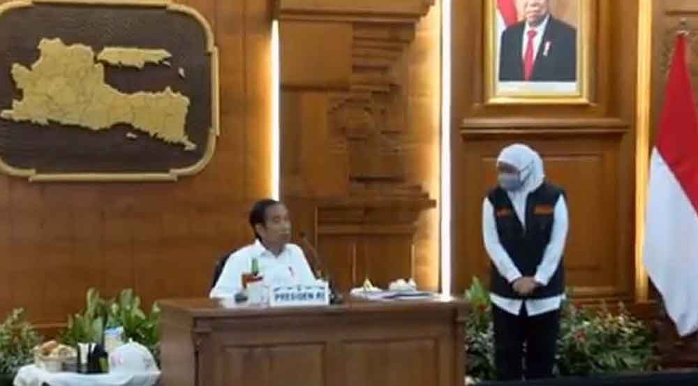 Presiden Jokowi dan Gubernur Khofifah di Gedung Negara Grahadi
