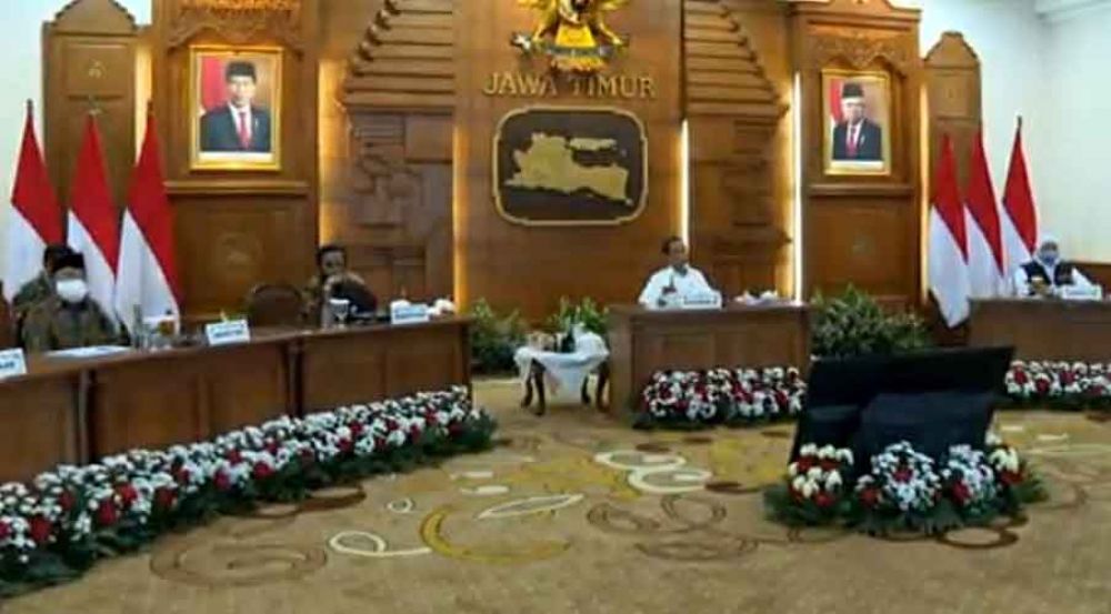 Presiden Jokowi di Gedung Negara Grahadi