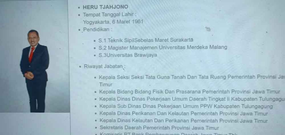 Bu Gubernur, Sekdaprov Jatim Diduga Rangkap Jabatan
