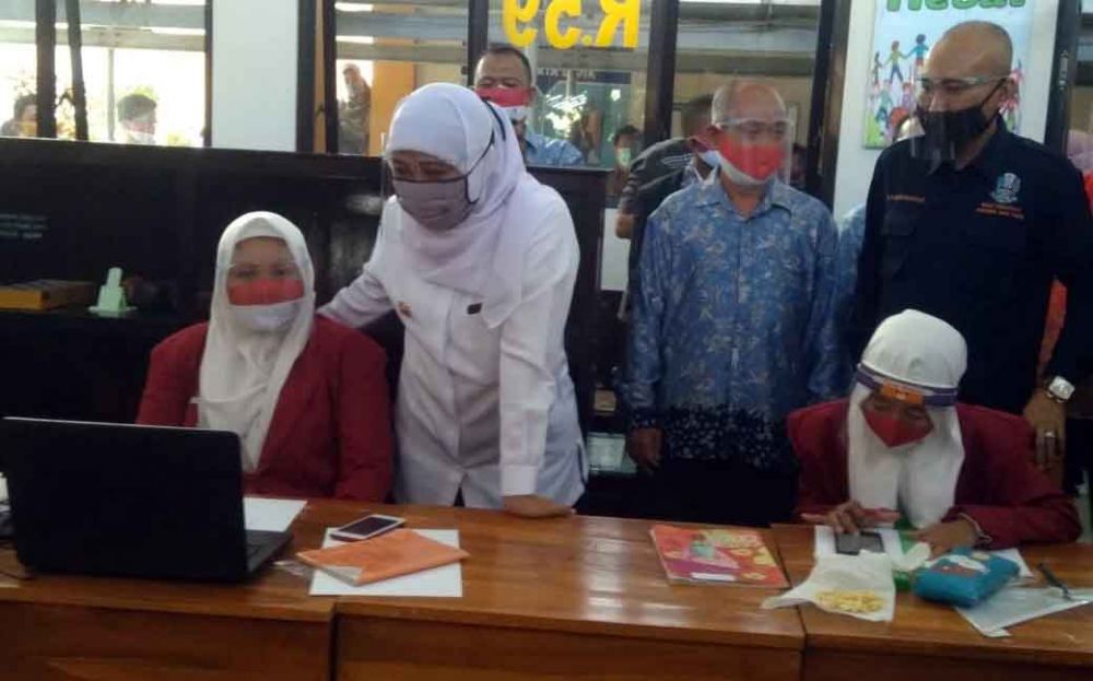 Gubernur Khofifah tinjau sekolah di Probolinggo yang terapkan pembelajaran tatap muka