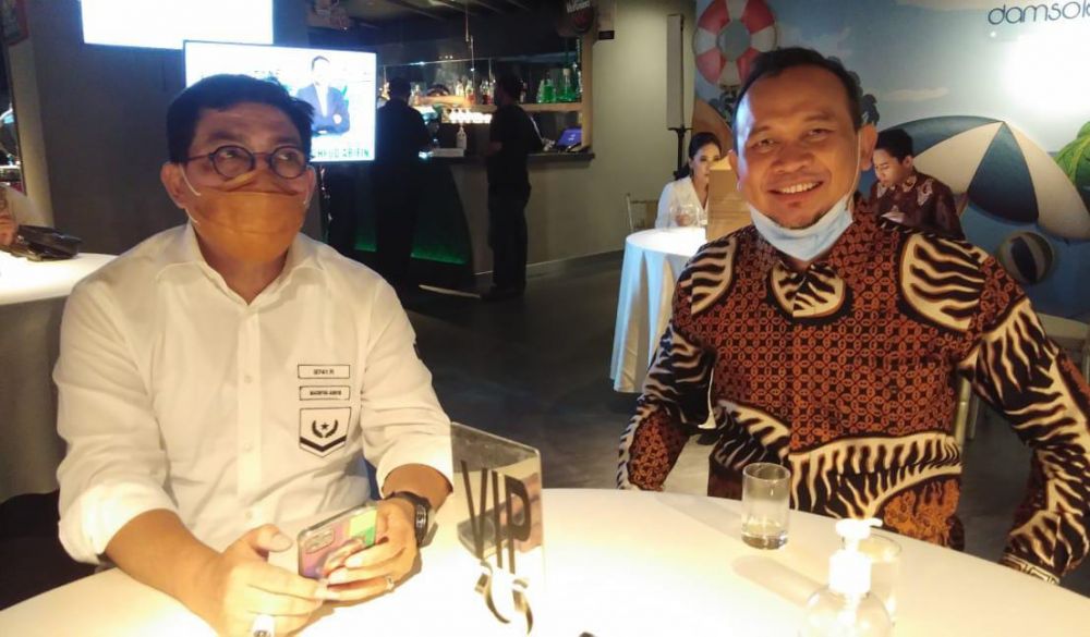 Bagaimana Jika Cak Lontong Disandingkan dengan Machfud Arifin?