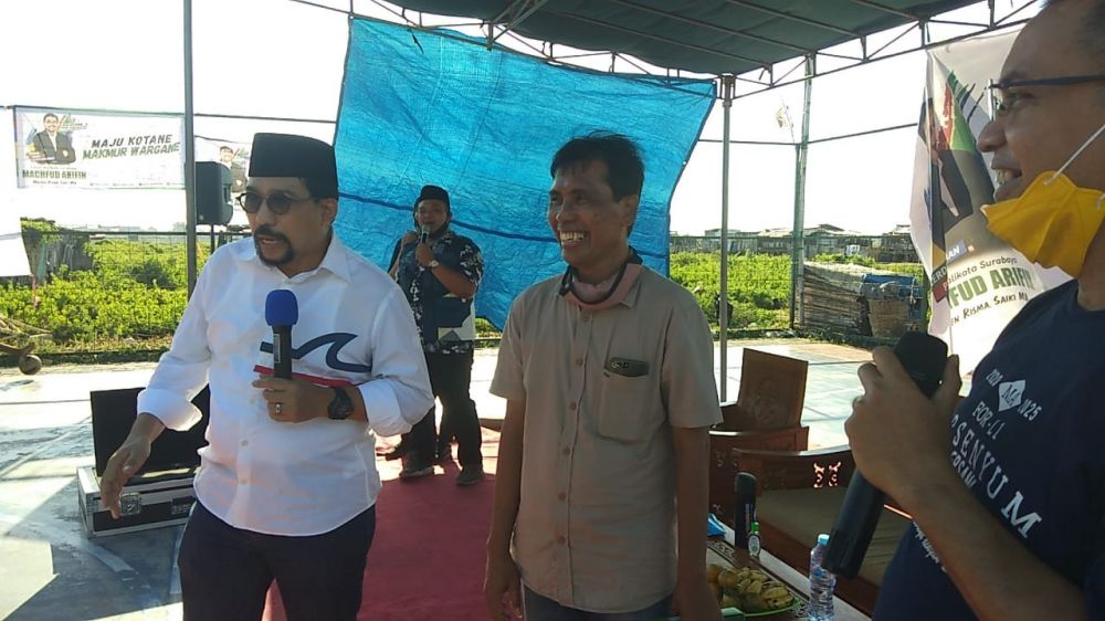 Calon Wali Kota Surabaya Irjen Pol (Purn) Machfud Arifin menerima keluhan nelayan di Nambangan Cumpat
