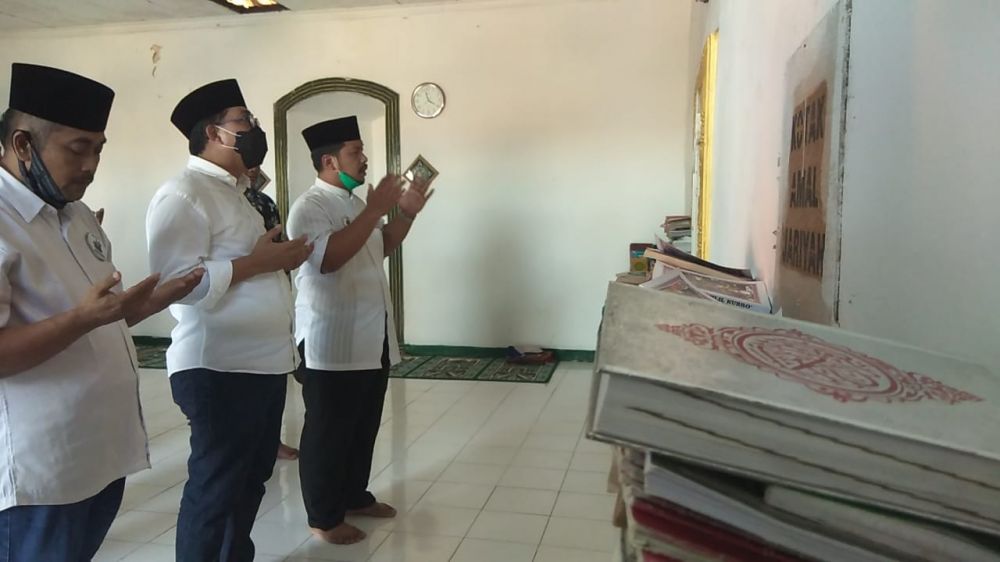 Machfud Arifin berziarah ke makam para wali di Surabaya