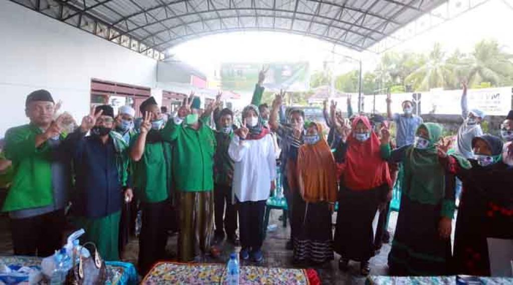  Calon Bupati Ipuk Fiestiandani Azwar Anas di Kecamatan Cluring, Banyuwangi