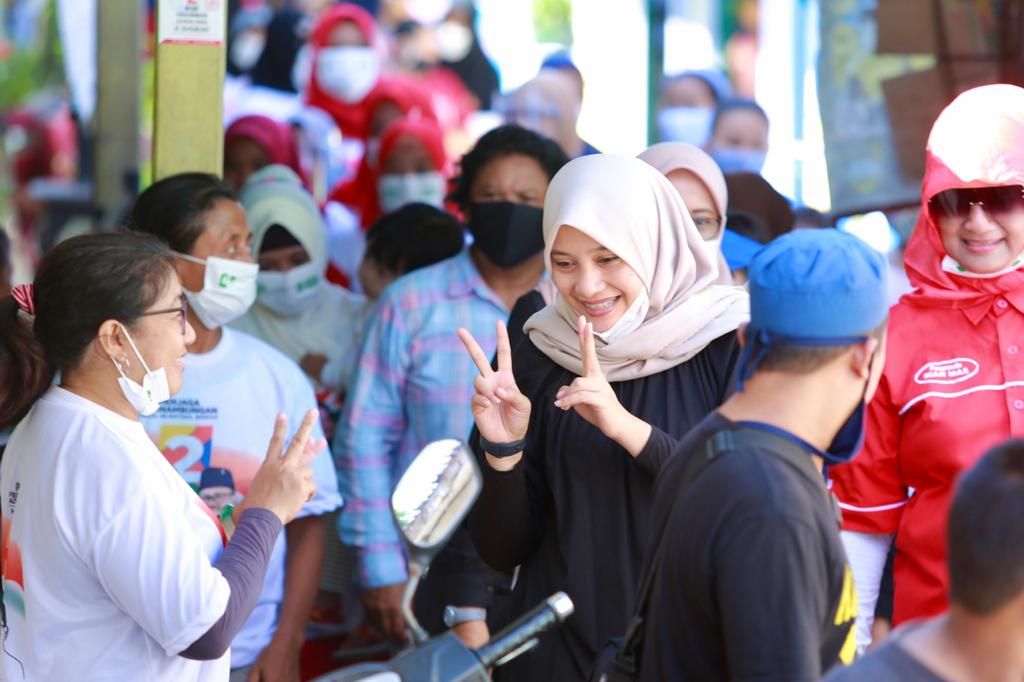 Saat Ipuk Fiestiandani door to door menyapa warga di sejumlah kampung di Banyuwangi