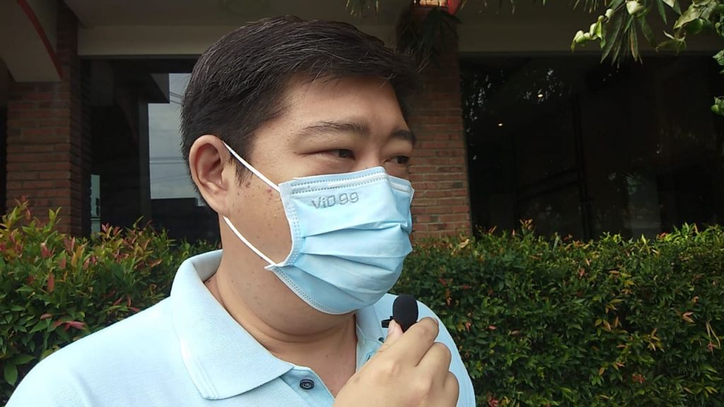 Roy, pengusaha di Surabaya