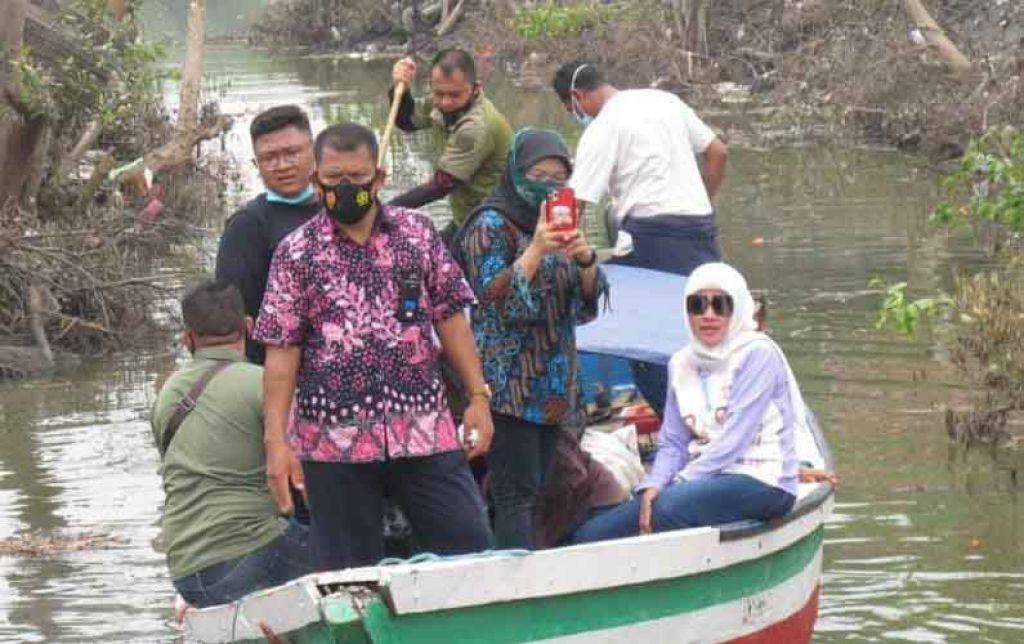 Kisah Perjuangan Rombongan Istri BHS Kunjungi Desa Terpencil Sidoarjo