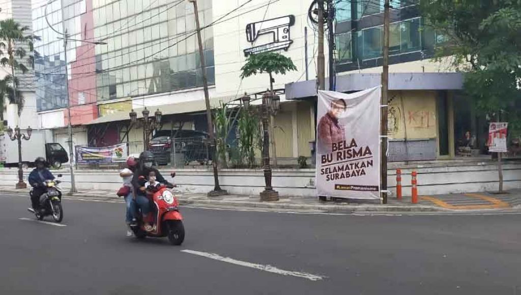 Baliho 'Bela Risma' di Bubutan