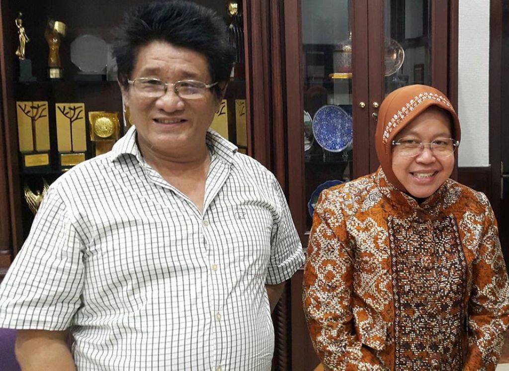 Singky Soewadji saat bersama Risma