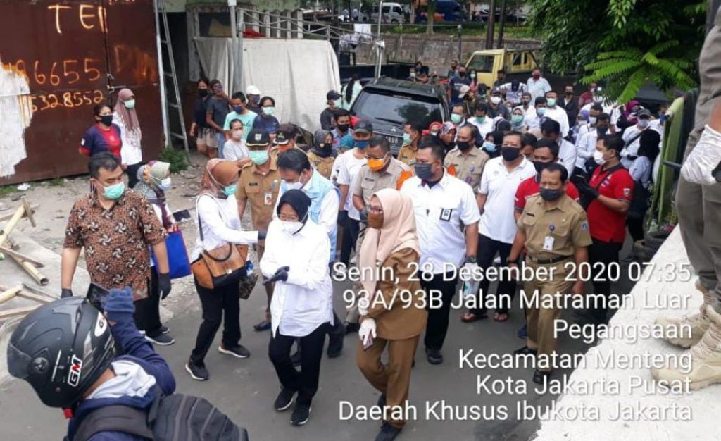 Sebuah foto yang menyebar di WhatsApp Group