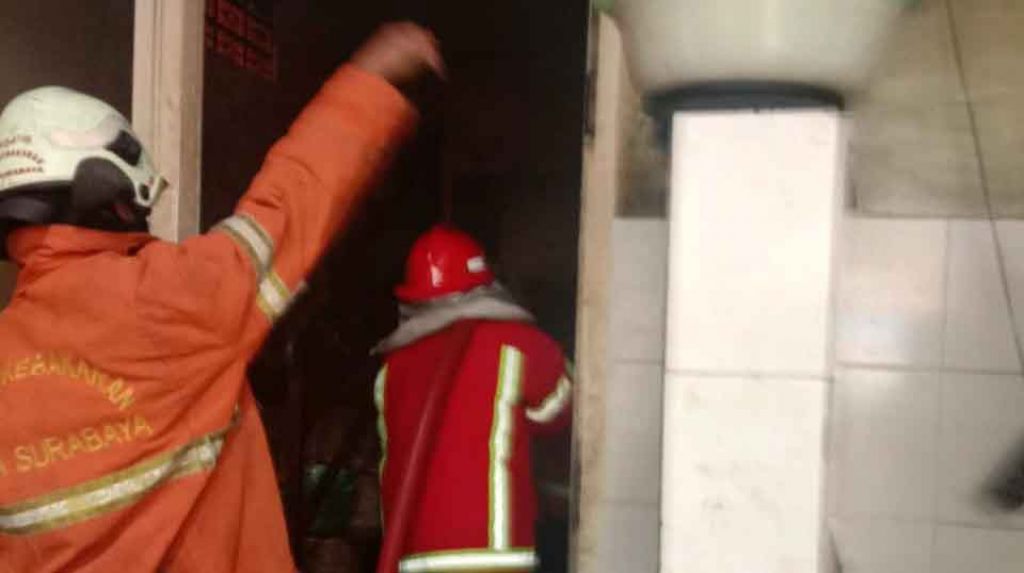 Restoran Muara Perak Surabaya Terbakar, 2 Orang Luka Bakar