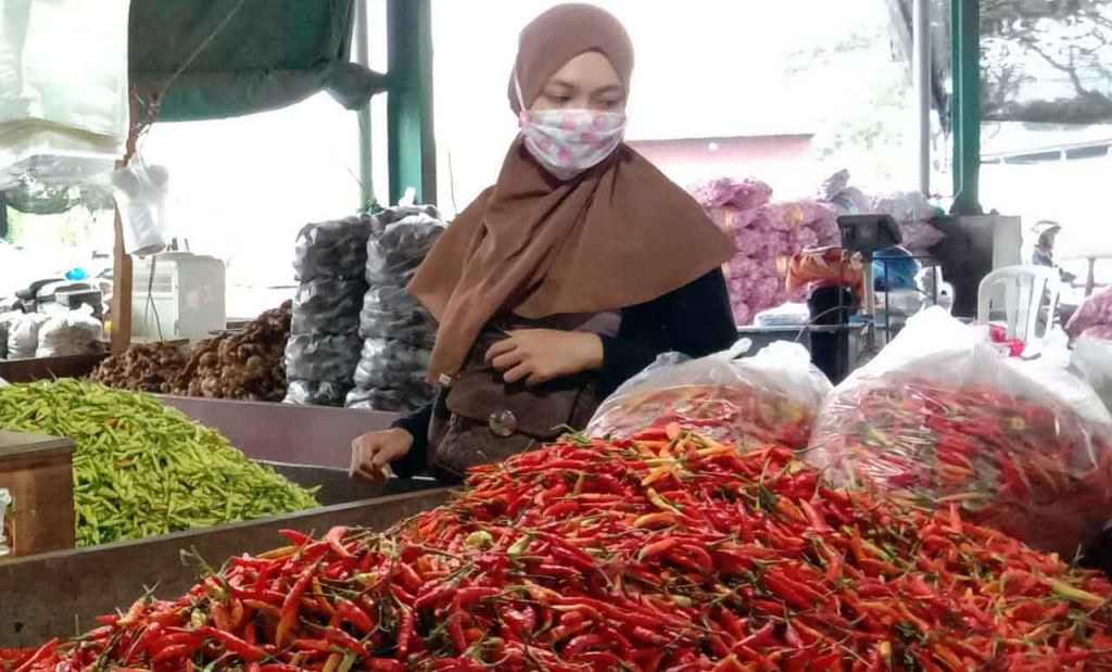 Pasokan dari Petani Kurang, Harga Cabai Rawit di PIOS Naik